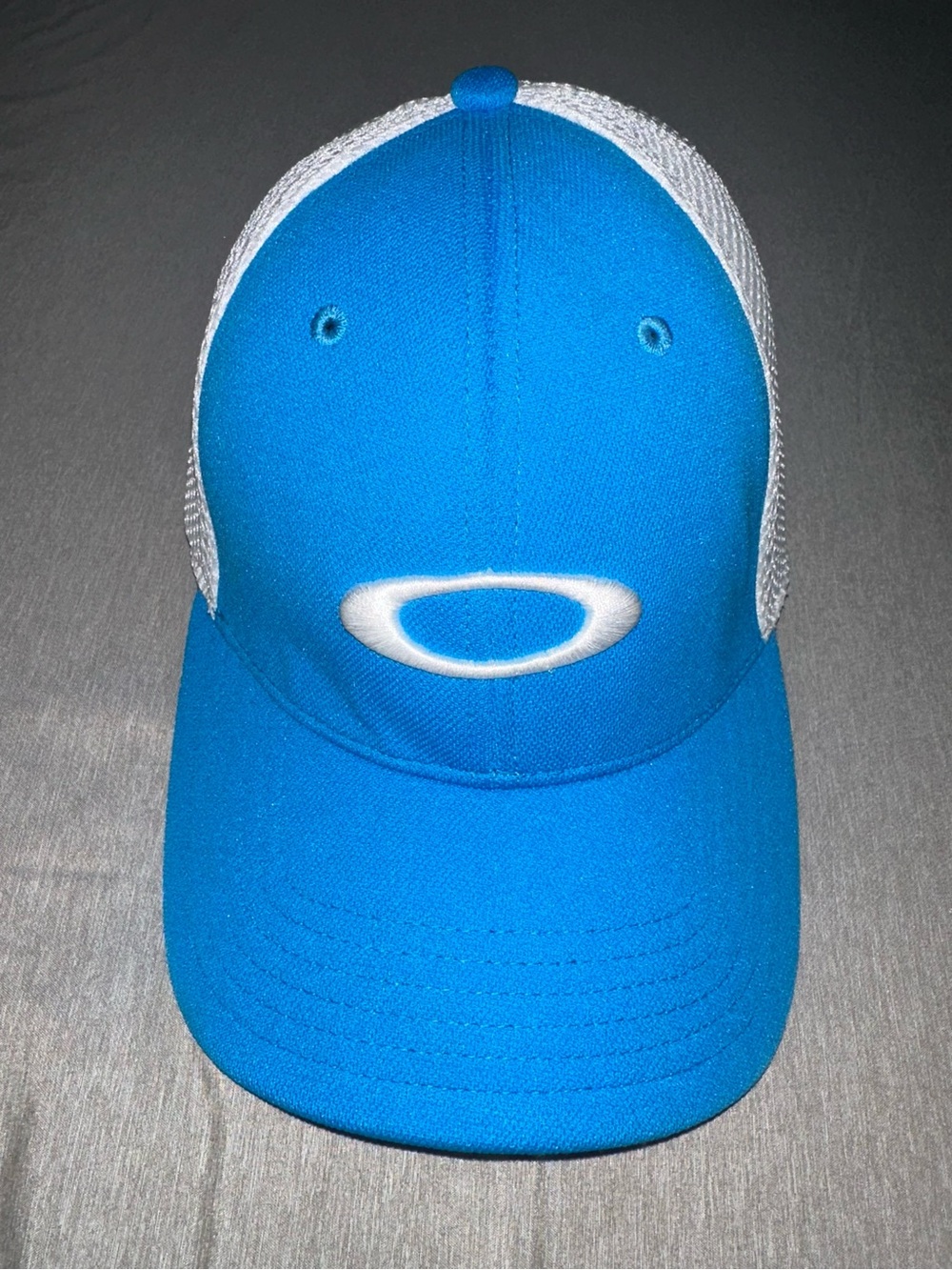 Oakley Blue and White Mesh Baseball Cap